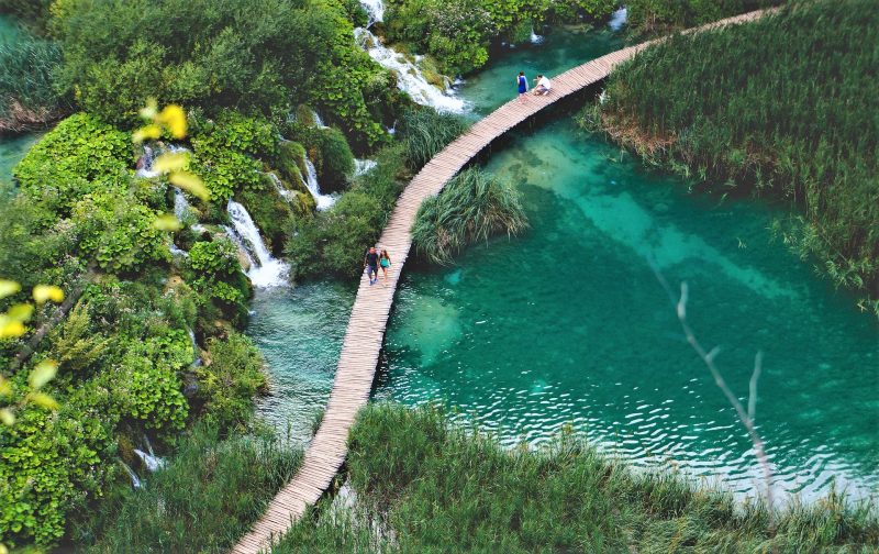 Agua dulce Qué es, características, tipos, cómo se produce, usos, fuentes