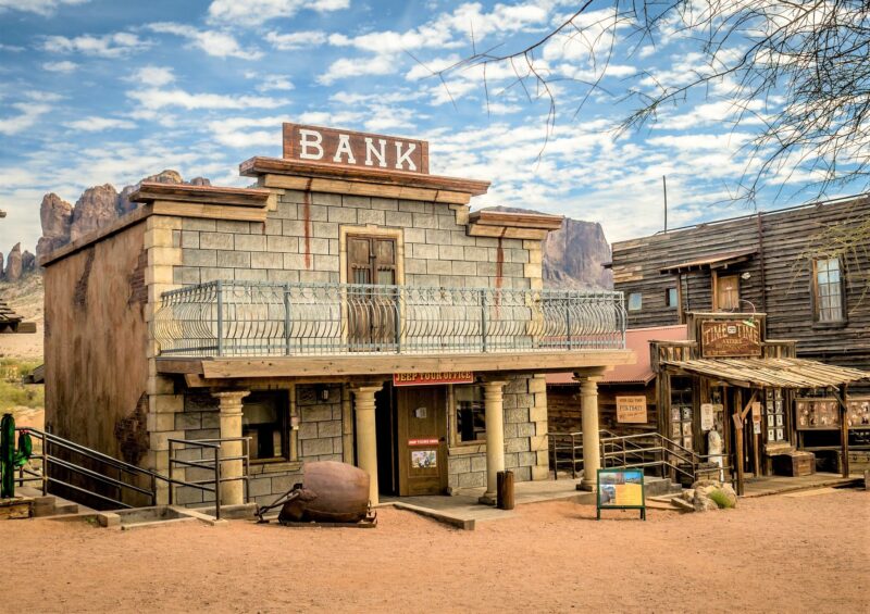 Banco comercial Qué es, características, origen, funciones, servicios